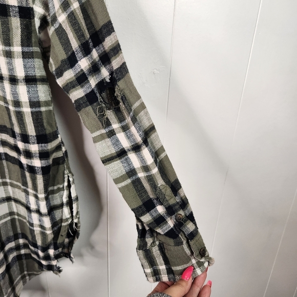 American Eagle AEO Green Plaid Boyfriend Flannel Long Sleeve Button Down Shirt - Picture 8 of 8